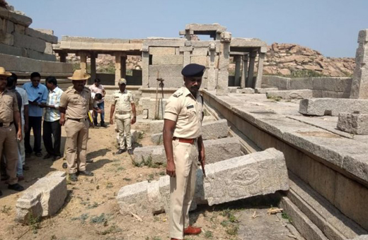 Hampi piller demolishing